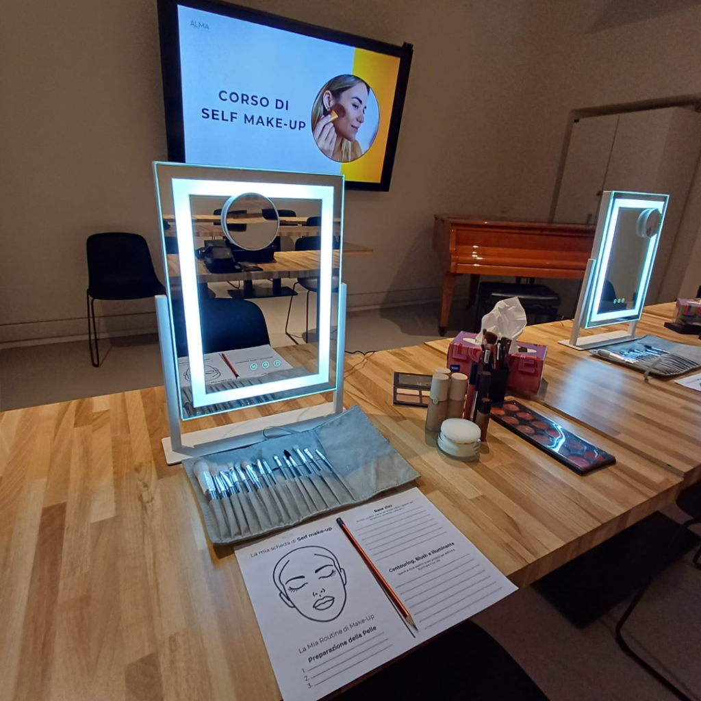 Corso di self make up di Studio Alma scuola di make up a Torino
